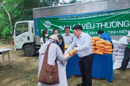 Chủ tịch Angimex: San sẻ yêu thương, chung sức với tuyến đầu vượt qua dịch bệnh