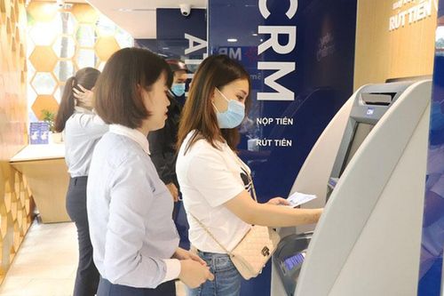 Nhiều ngân hàng áp dụng mô hình tự phục vụ