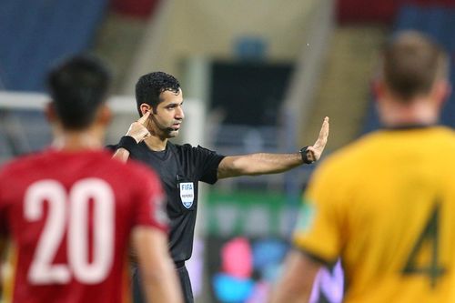 ĐT Việt Nam mất oan quả penalty vì trọng tài?