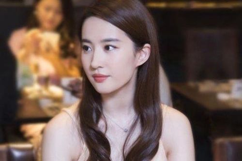 Lưu Diệc Phi và 42 nghệ sĩ khốn đốn vì lệnh cấm mới