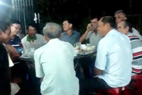 Cà Mau nới giãn cách, cho tổ chức tiệc mừng không quá 10 người
