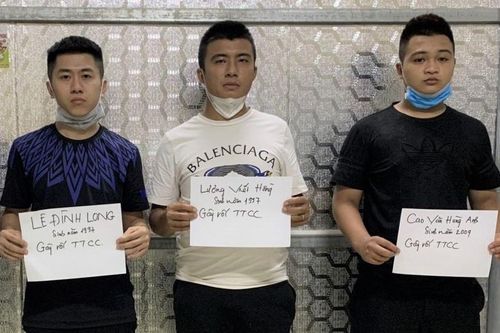 Bắt tạm giam nhóm bảo kê dùng mã tấu chém người