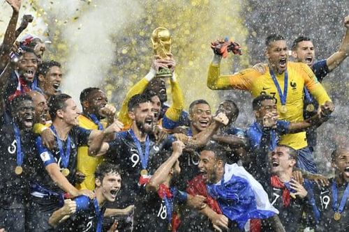 Kế hoạch tổ chức World Cup hai năm một lần bị phản đối