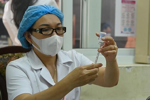 Từng bị đột quỵ não, có nên tiêm vaccine Covid-19 không?