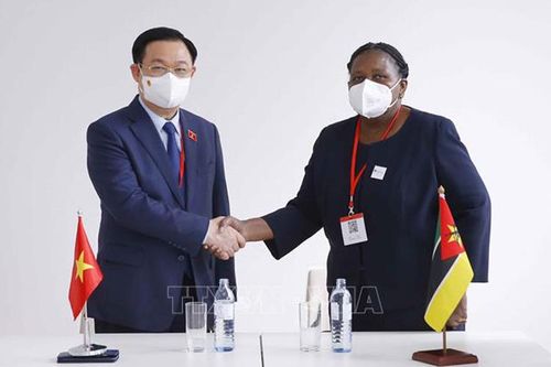 Chủ tịch Quốc hội Vương Đình Huệ gặp Phó Chủ tịch Quốc hội Cuba, Chủ tịch Quốc hội Mozambique