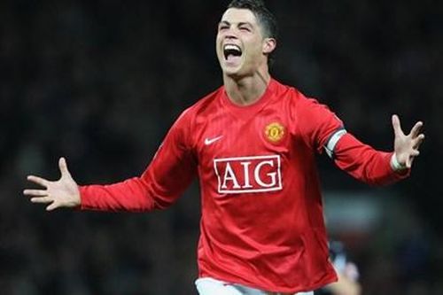 Man United nhận tin kém vui từ Ronaldo, quyết mua thêm tiền vệ