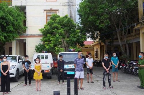 Hải Dương: Bất chấp quy định giãn cách, 9 nam nữ tụ tập 'bay lắc'
