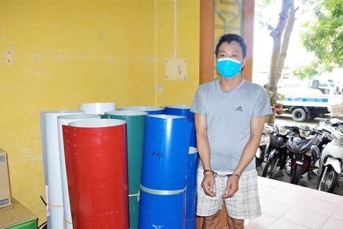 Thủ kho chi nhánh của Công ty cổ phần Tập đoàn Hoa Sen bị bắt