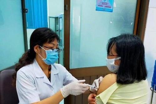 Chậm sử dụng vắc-xin tại 4 tỉnh, thành phía Nam: Ðâu là nguyên nhân?