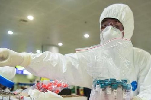 Chuyên gia nói về nguy cơ lây lan virus của ca tái nhiễm SARS-CoV-2 tại Hà Nội