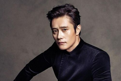 'Ông hoàng màn ảnh' Lee Byung Hun suýt mất tất cả vì scandal ngoại tình