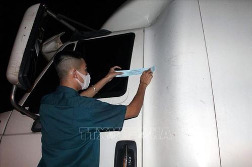 Khẩn cấp lập 2 chốt test nhanh tại cửa ngõ TP Móng Cái, Quảng Ninh