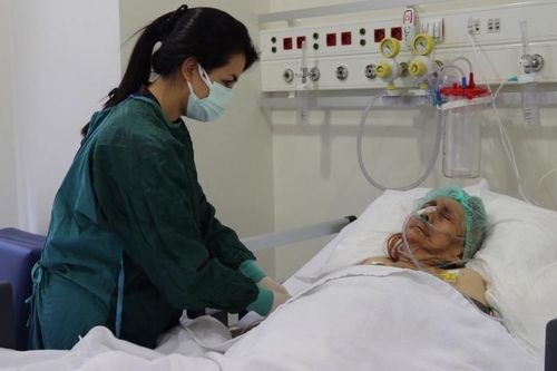 Cụ bà 116 tuổi ở Thổ Nhĩ Kỳ chiến thắng COVID-19