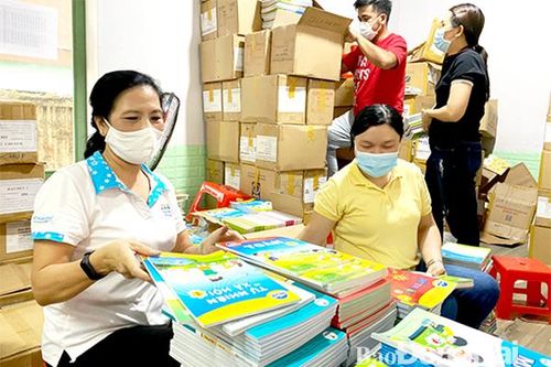 Học sinh Đồng Nai vẫn khó tiếp cận sách giáo khoa mới