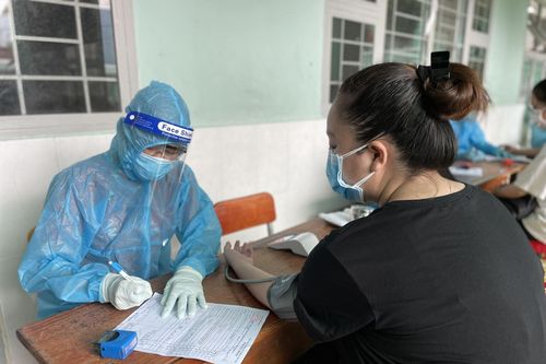 TP Hồ Chí Minh đẩy nhanh tiến độ tiêm phủ vaccine để từng bước khôi phục kinh tế