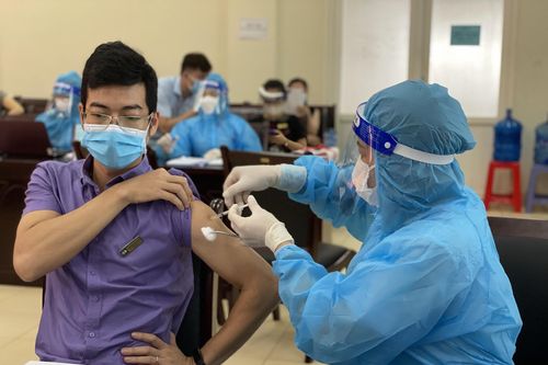 Phê duyệt phân bổ vắc - xin và tổ chức tiêm phòng COVID-19 đợt 5 năm 2021