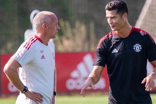 Ronaldo phô diễn kỹ thuật trong buổi tập, đủ thuyết phục HLV Solskjaer cho ra sân?