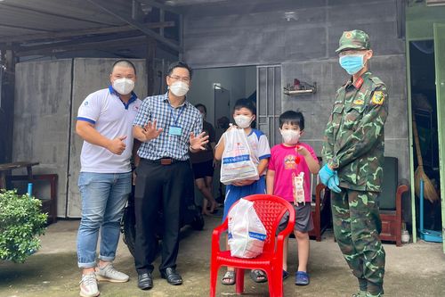 5.000 phần quà Trung thu cho trẻ em bị 'tổn thương' bởi COVID-19
