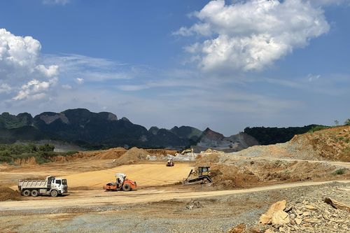 Cao tốc Bắc-Nam tiếp tục 'kêu cứu' vì... vẫn thiếu vật liệu