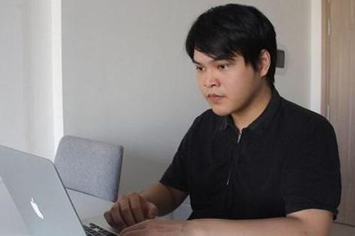 'Chuyên gia' phục chế màu cho tư liệu cũ