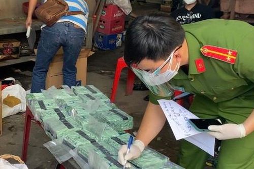 Triệt phá đường dây ma túy gần 100kg từ Campuchia đưa vào TPHCM tiêu thụ
