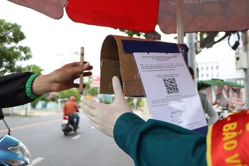 Công an TP Hồ Chí Minh lắp 100 đầu camera quét kiểm tra QR code tại các chốt kiểm soát