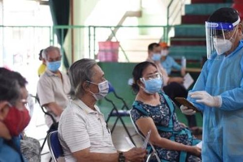 Tiêm mũi 1 là vắc xin Moderna tới thời gian tiêm mũi 2 Pfizer có được không?