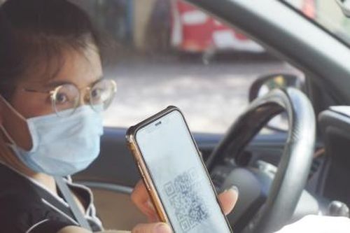 Đà Nẵng cấp giấy đi đường mã QR Code bằng Smartphone, người dân chỉ mất 5 giây để qua chốt