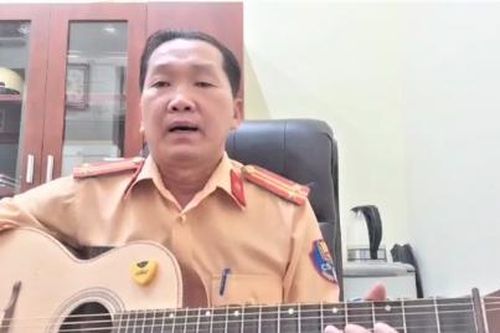 Cư dân mạng 'phát sốt' với bài hát mộc mạc về người chiến sĩ công an nơi tuyến đầu chống dịch