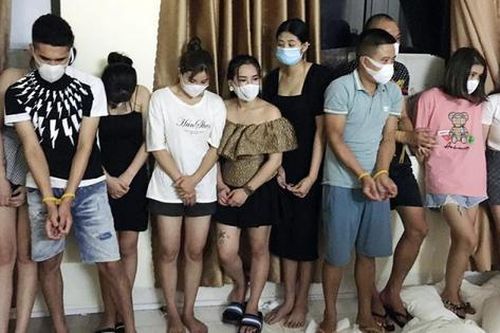 Gần 20 nam thanh nữ tú thuê nhà nghỉ để 'bay lắc'