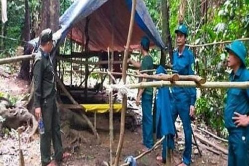 Truy đuổi nhóm người khai thác vàng trái phép