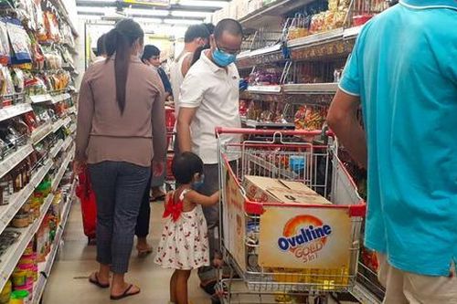 'Chính phủ bóng tối' tuyên bố kháng chiến toàn quốc, dân Myanmar đổ xô mua đồ dự trữ