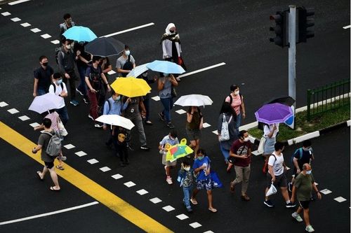 'Đối phó với biến thể Delta, chỉ vắc xin là chưa đủ'