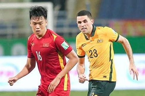 Thành Chung, Tiến Dũng đi khám chấn thương sau khi gồng mình đấu Australia