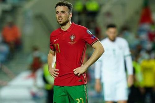Jota tỏa sáng, fan Liverpool kêu gọi Ronaldo giải nghệ
