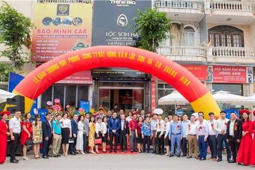 Hàng loạt sàn giao dịch bất động sản ở Quảng Ninh vi phạm luật