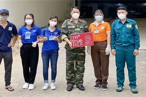500.000 ly sữa tươi và đồ uống TH tiếp sức quân đội và người dân trong dịch Covid-19
