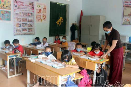 Năm học mới ở vùng cao Điện Biên Đông