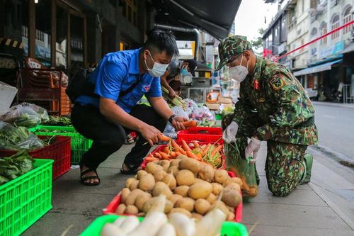Cảnh giác trước luận điệu cố tình xuyên tạc hình ảnh 'Bộ đội Cụ Hồ' trên tuyến đầu chống dịch