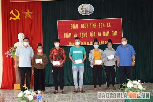 Đồng chí Phó Chủ tịch HĐND tỉnh làm việc tại xã Nặm Păm