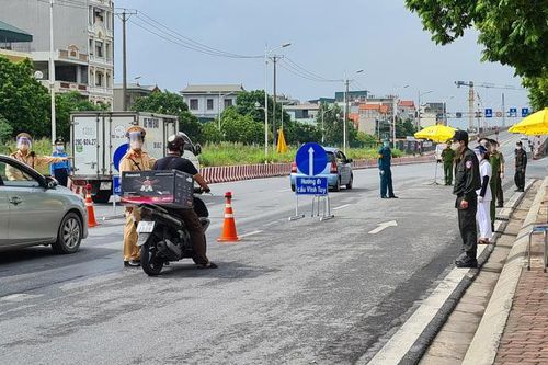 Hà Nội: Kiểm soát chặt các hướng ra vào nội đô, tăng cường tuyên truyền người dân tự giác chấp hành