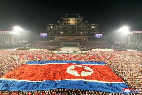 Triều Tiên duyệt binh trong đêm