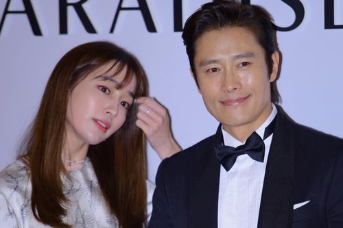 Bê bối ngoại tình gây chấn động showbiz Hàn Quốc