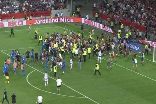 Nice bị trừ điểm sau vụ bạo loạn ở Ligue 1
