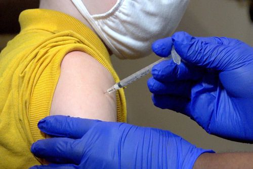 Phản ứng ở cơ thể người tiêm hai loại vaccine Covid-19