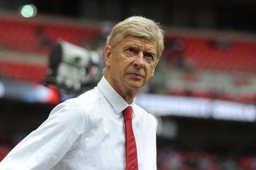 Wenger xuất hiện tạo sức ép cho HLV tuyển Nhật Bản