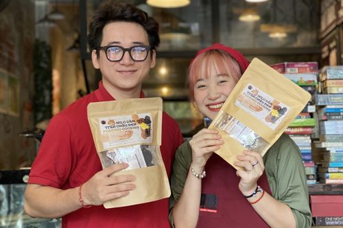 Chủ quán ở TP.HCM: '200 khách nhắn hỏi nhưng chưa biết khi nào mở bán'