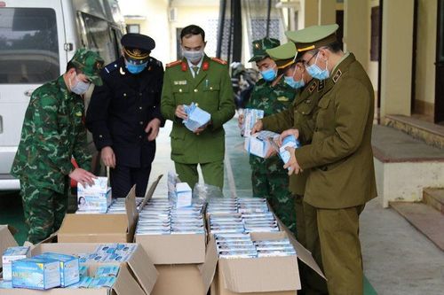 Quản lý chặt việc cấp phép sản xuất và xuất, nhập khẩu trang thiết bị phòng dịch