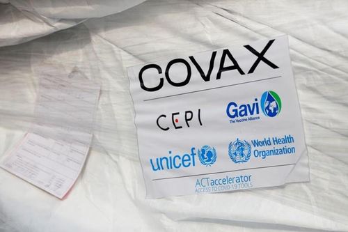 COVAX cắt giảm 30% mục tiêu chia sẻ vaccine năm 2021