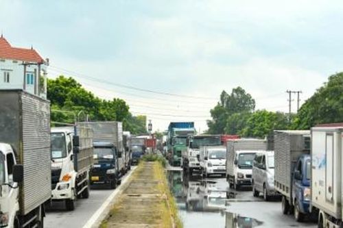 Giải quyết dứt điểm tình trạng ùn tắc trong vận chuyển hàng hóa: Ưu tiên hàng nông sản